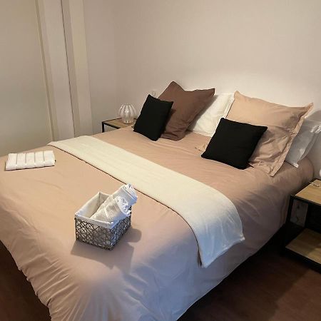T1 bis 35 m2 lit queen size tout équipé Pau Exterior foto